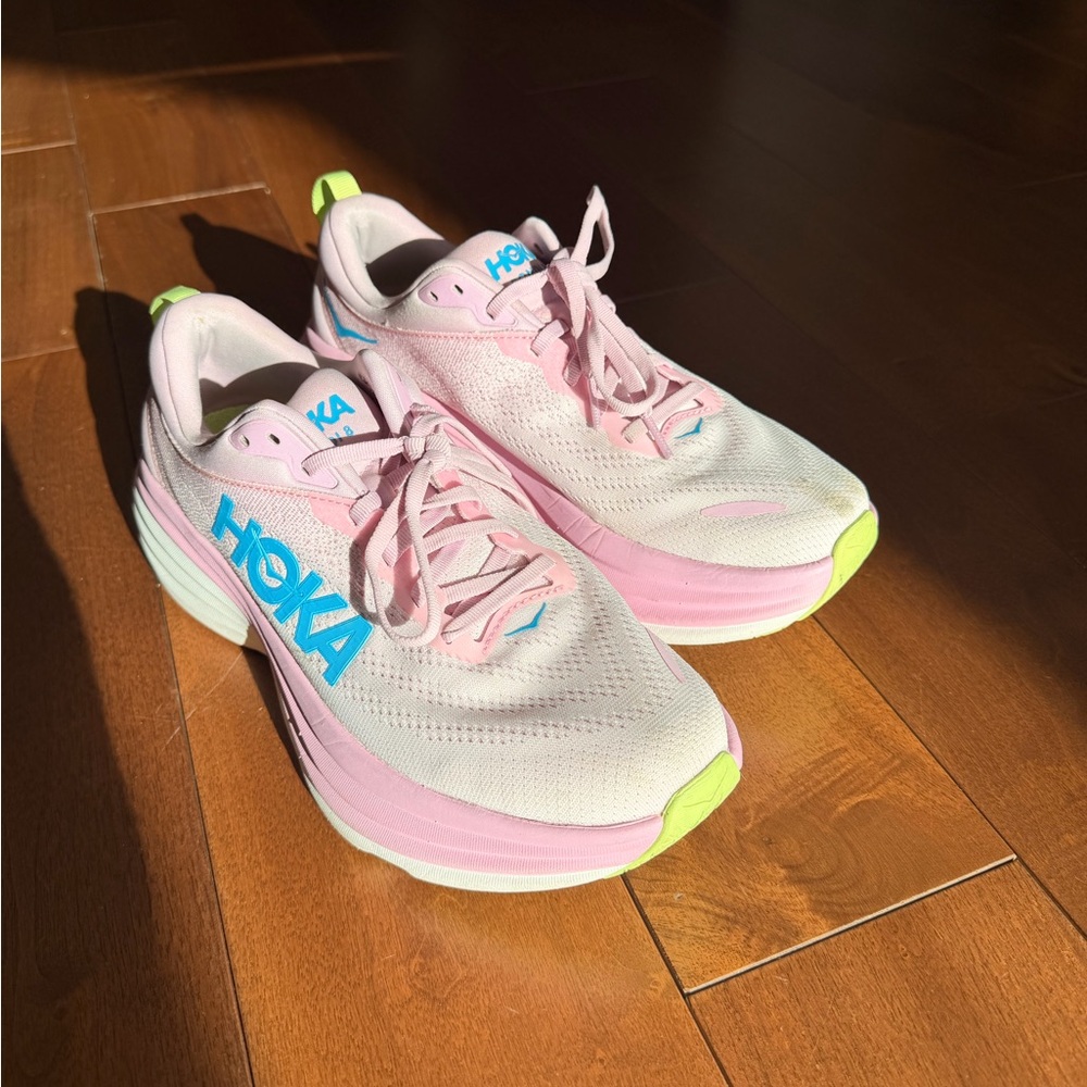 Hoka Bondi 8. Pink Sneakers in great condition.